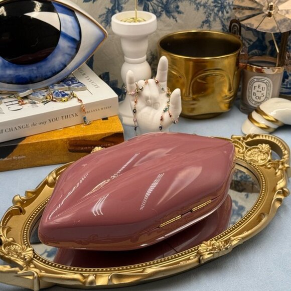 🆕 LULU GUINNESS 🧿 NWOT Antique Rose Iconic Lips Perspex Clutch on a Chain Bag - Picture 11 of 16